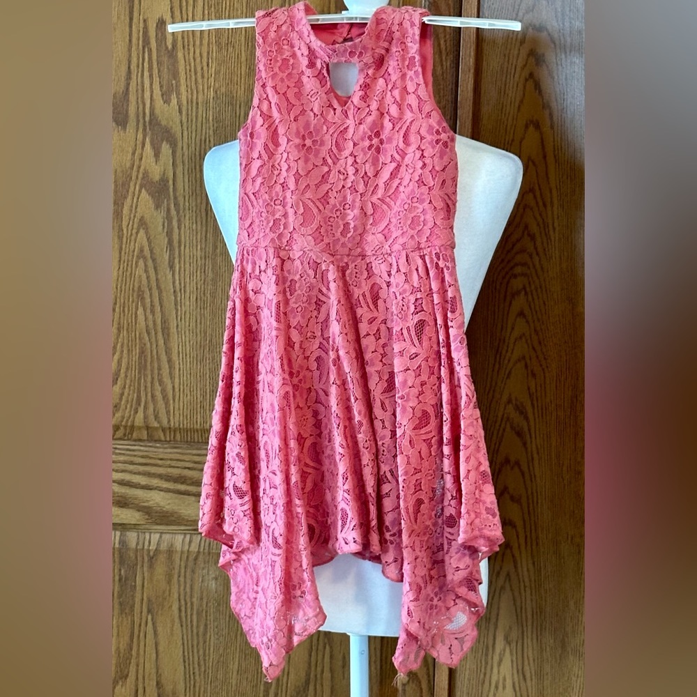 Girls coral sleeveless lace dress